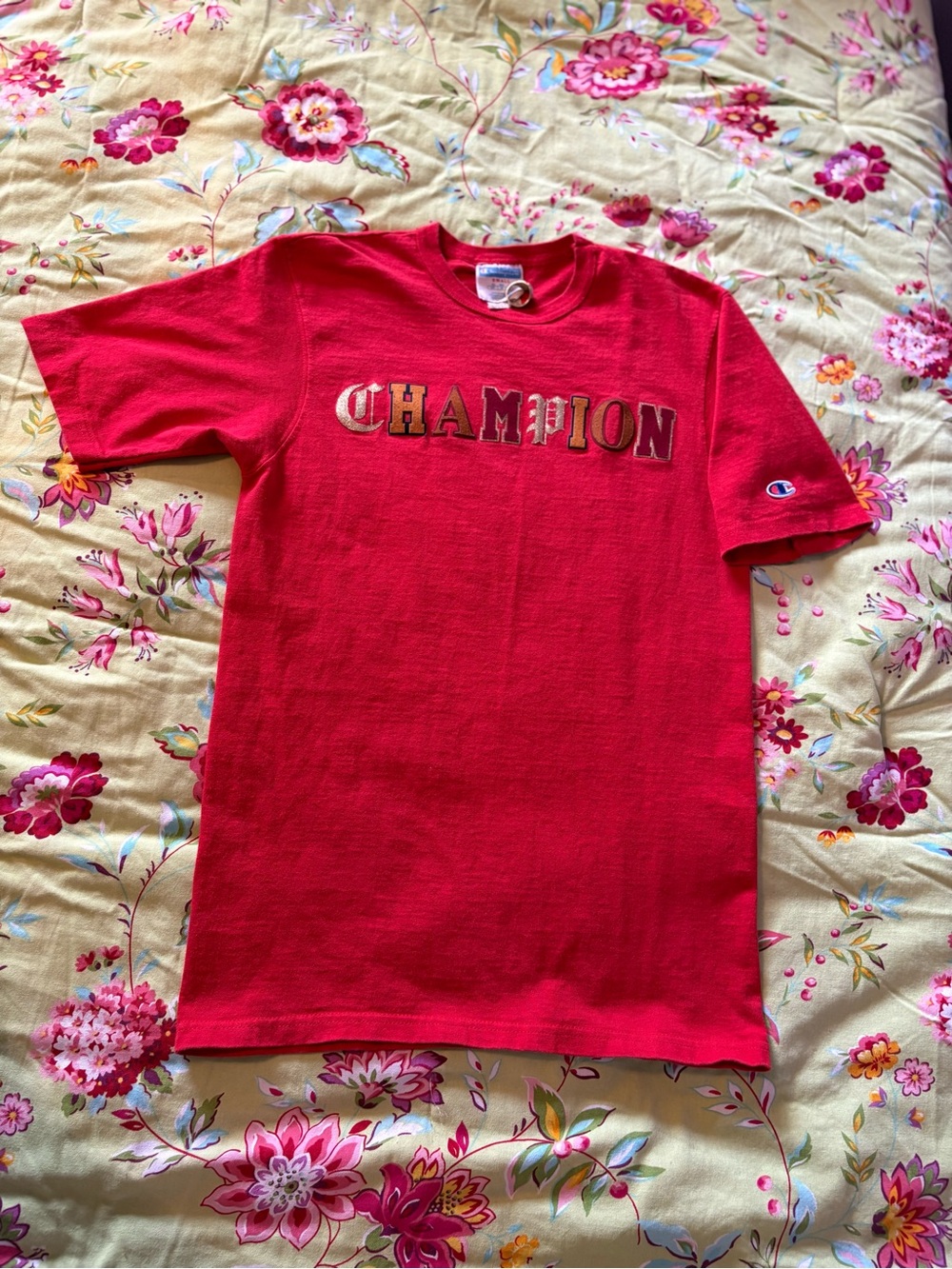 Champion Y2K chenille felt raised lettering red tee men’s small 26x17 EUC - Picture 1 of 7